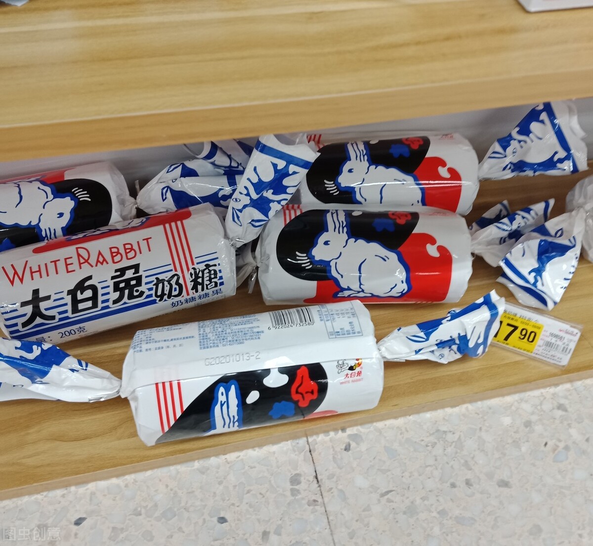 声音震耳,爆震耳聋