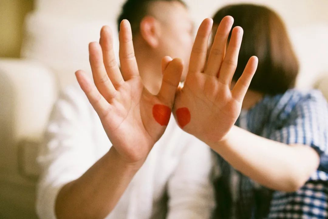 妻子和丈夫同房，被丈夫“种草莓”，第二天匆匆赶到医院，为何？