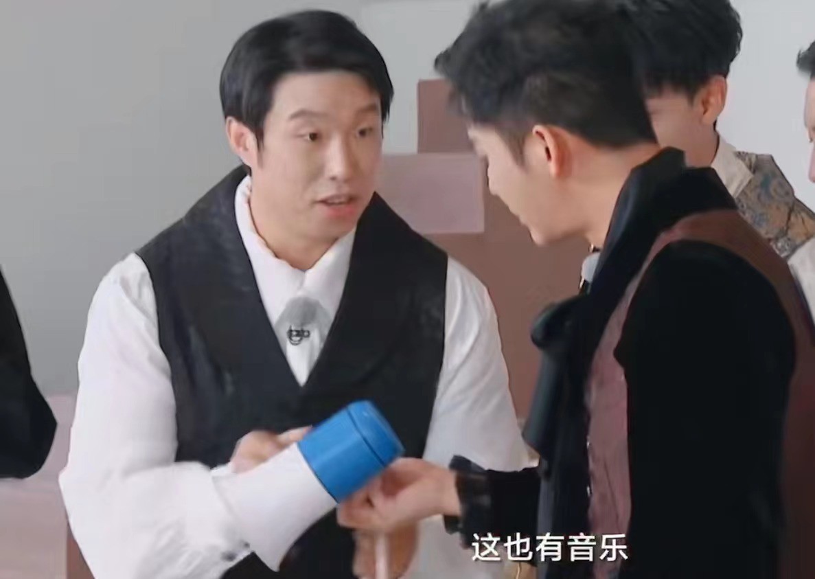 跑男生态篇这期撕名牌环节,跑男综艺游戏片段