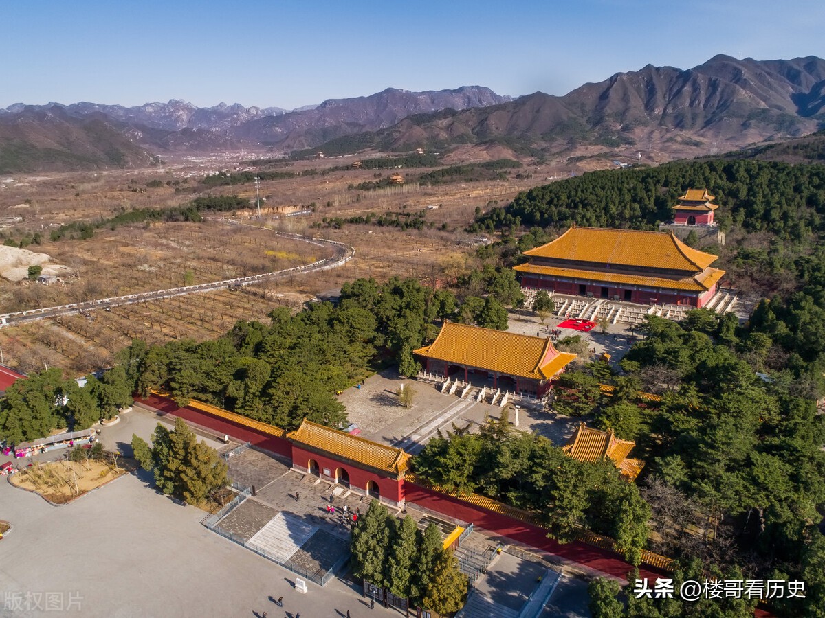 永乐皇帝朱棣在班师途中突然驾崩，大明朝廷该如何操办他的葬礼？