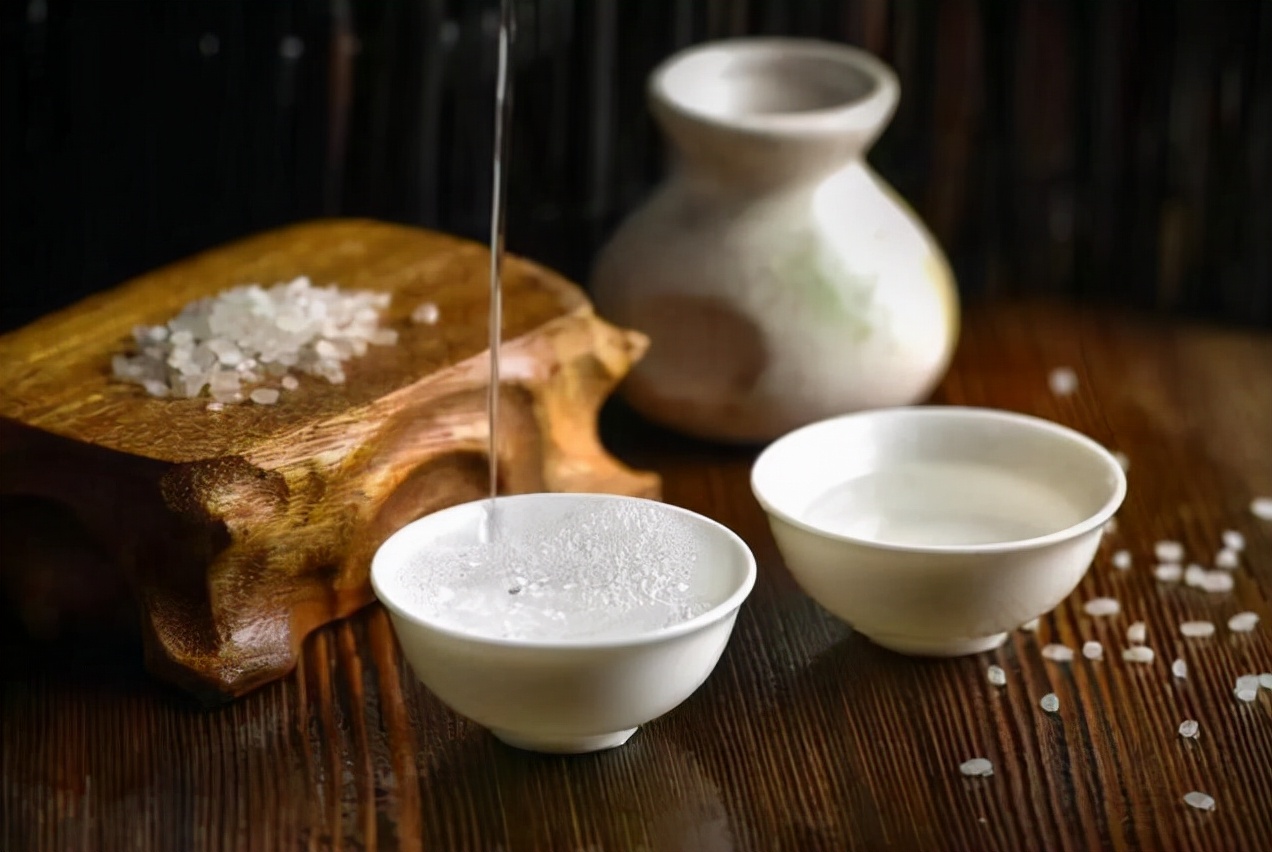 哪种纯粮白酒既便宜又好喝,哪款纯粮食白酒好喝又不贵