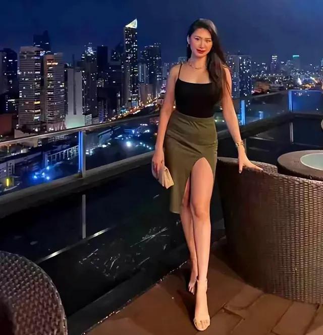 空姐疑遭11人性侵暴毙,美艳空姐杀人案