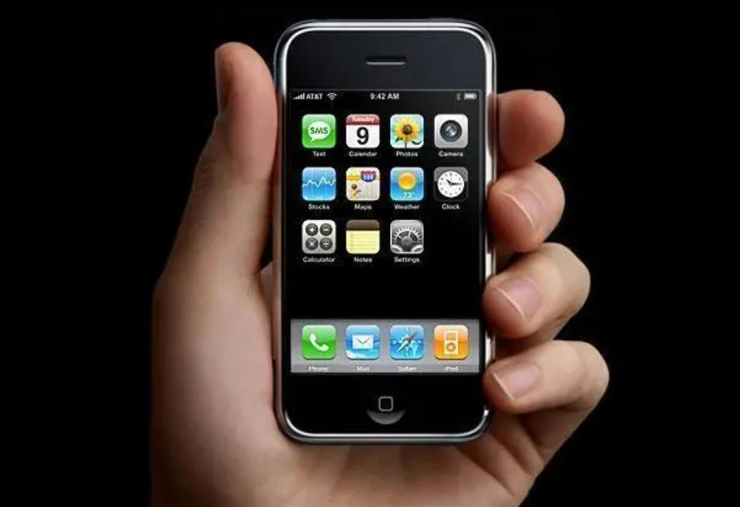 初代iPhone被拍出天价,初代iphone卖出天价