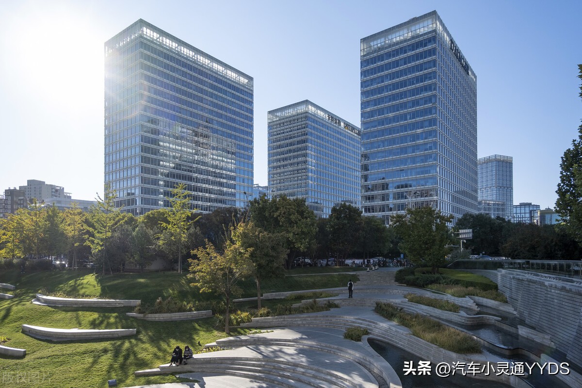 自带外挂系统的人,有外挂备胎的奔驰