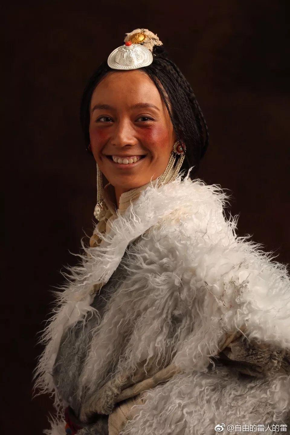 美女卖画赚钱月入10万,画家月入10w