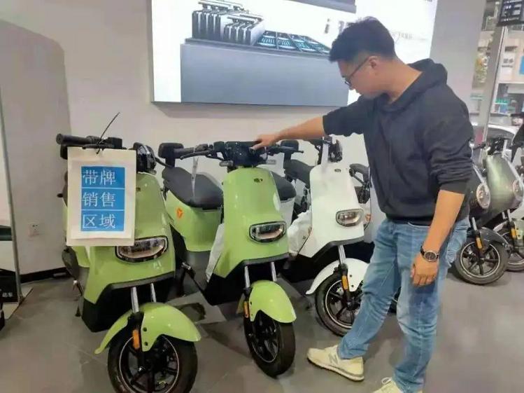 电动车与电动自行车销售,电动摩托车带牌新政策