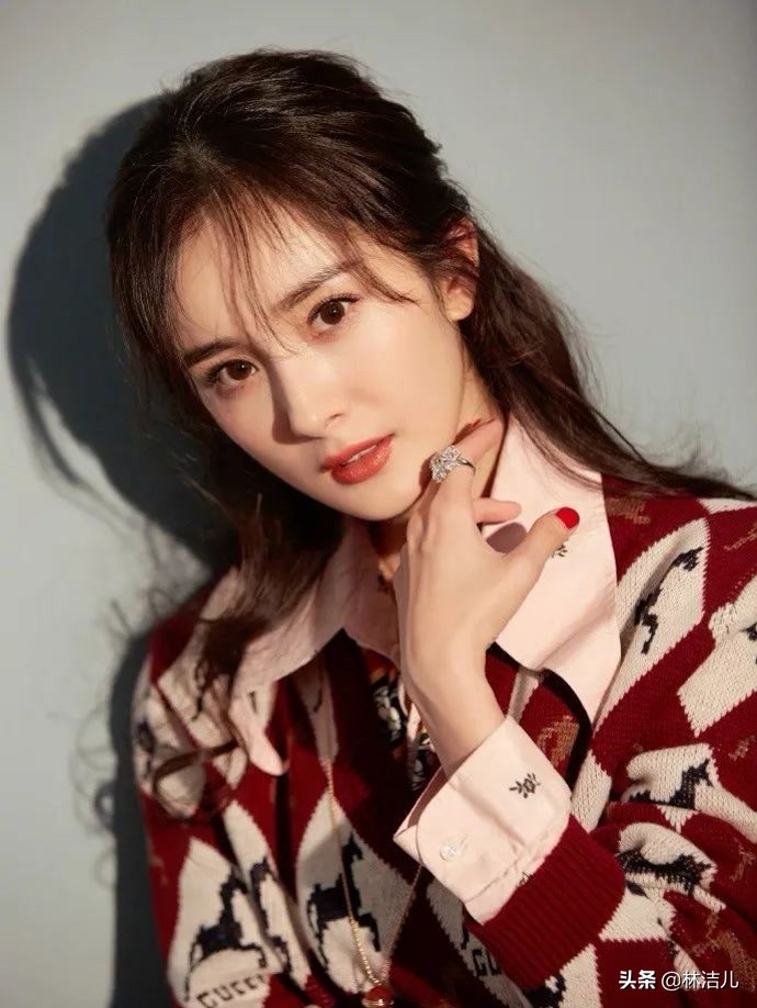 腮红控看过来,2022年肉桂奶茶色火了,杨幂、程潇涂上纯欲感满满