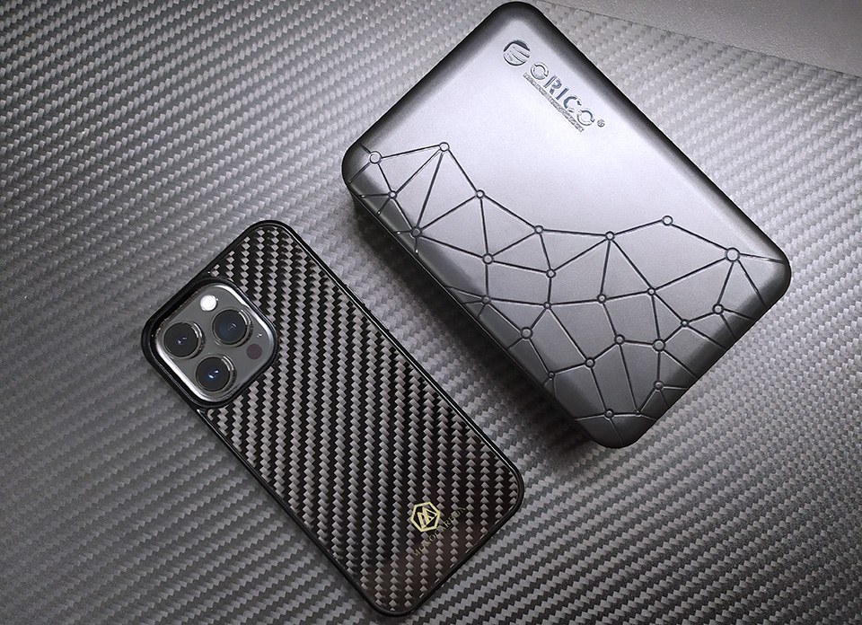 900不到，体积还小，哥们给自个儿组了个小NAS玩