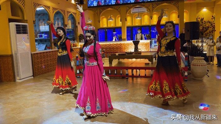 @合肥市民，听说有人给你搬来了一座*疆新**