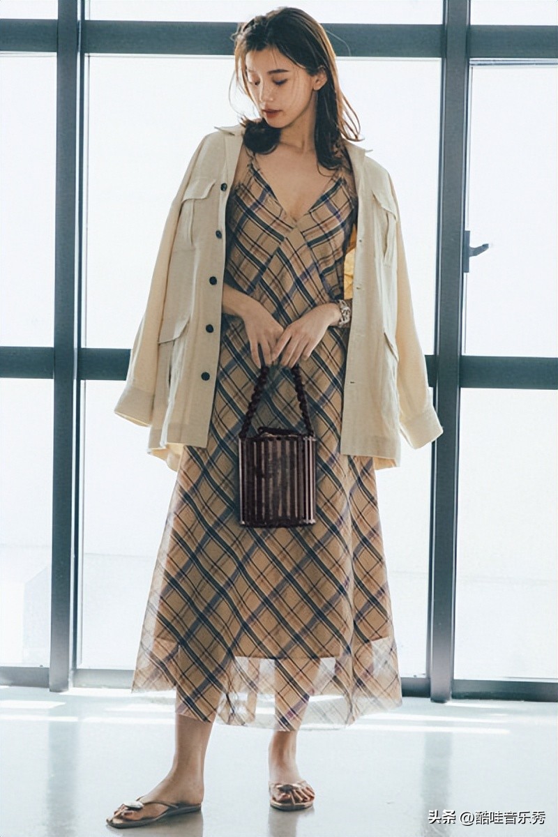 适合15-25岁女生的高颜值服装,适合35-40岁高级感服装