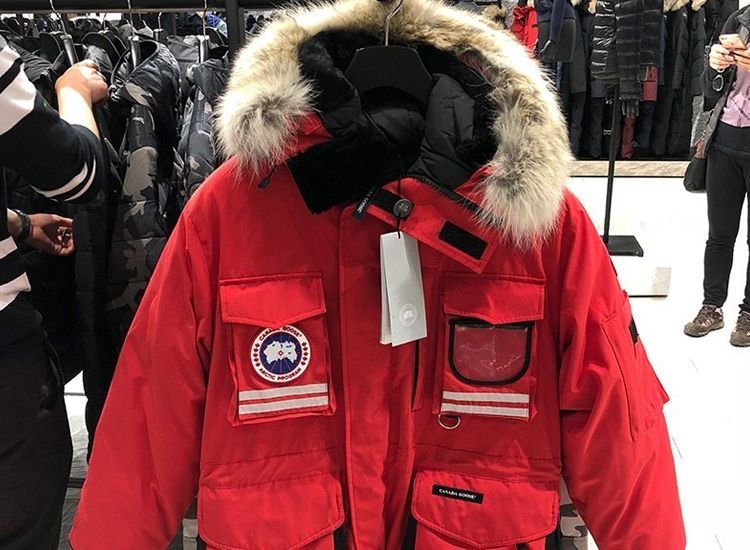 穿了一次加拿大鹅，还是换回了鸭鸭！经验教训：羽绒服别只看品牌