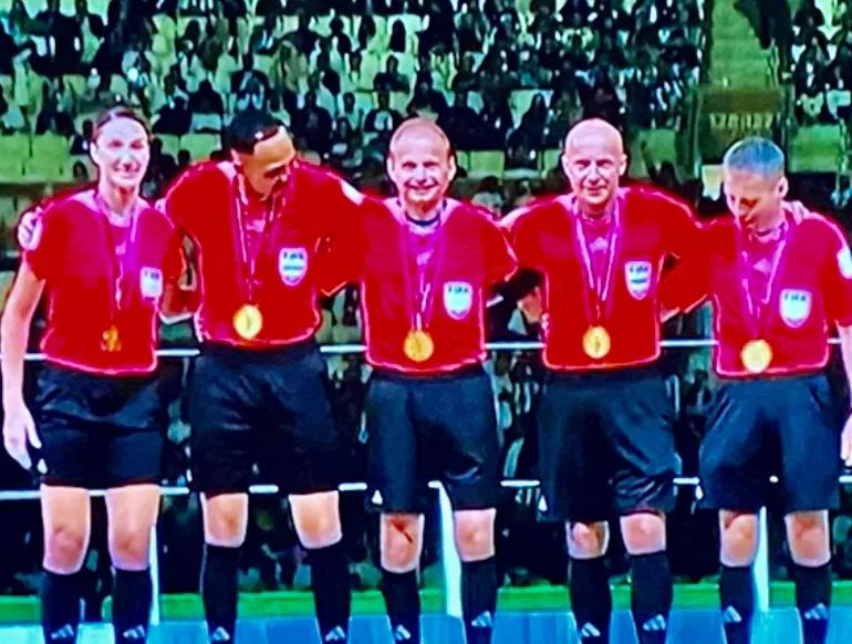 2002世界杯决赛光头裁判,世界杯著名光头裁判