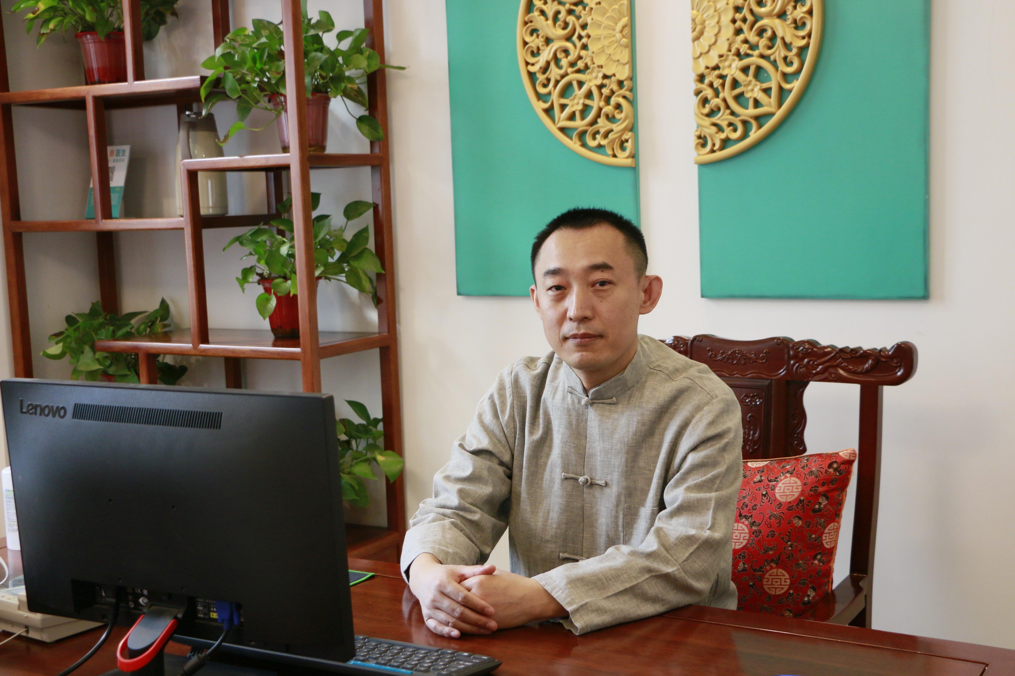 抱朴守拙做乳医不忘初心谱新篇——记郑州市中医院乳腺科主任李政的从医之路