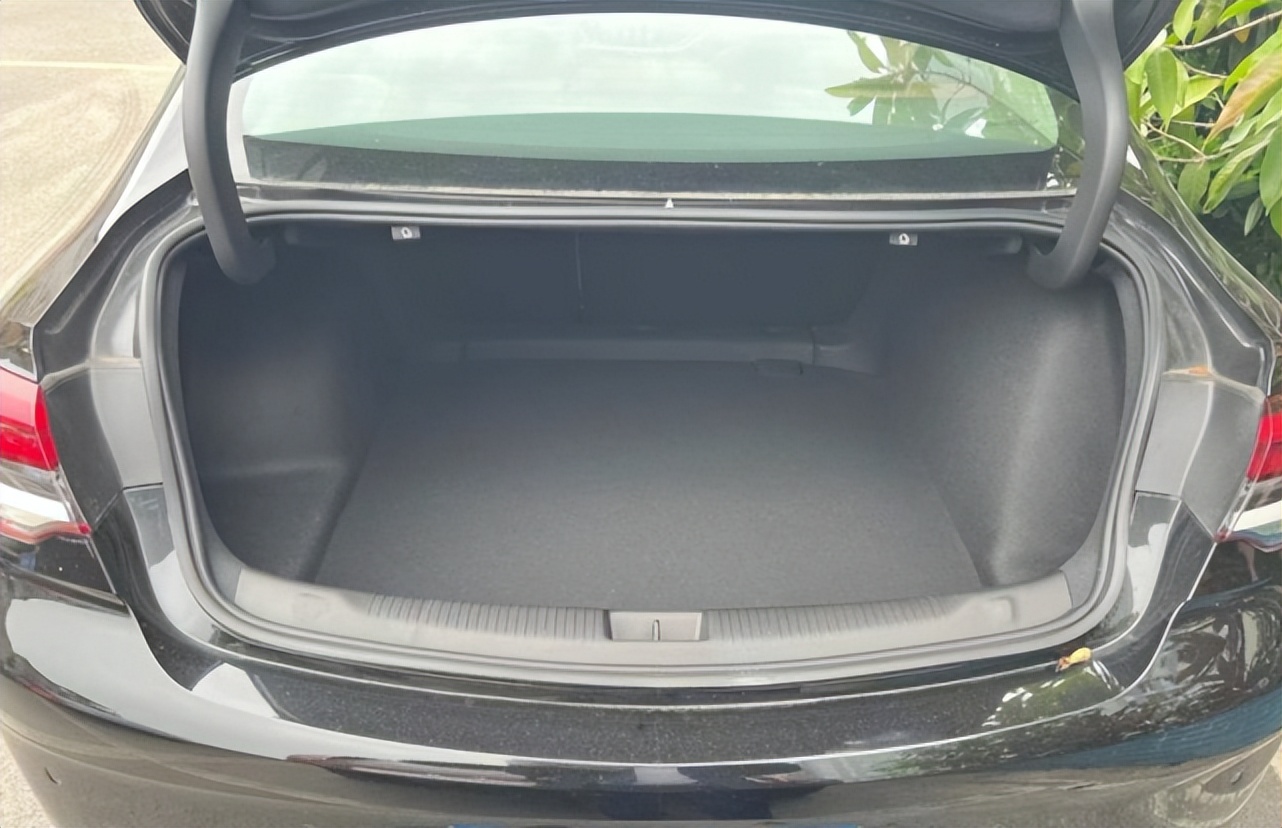 买别克君威值吗车主说了大实话,别克君威提车真实感受