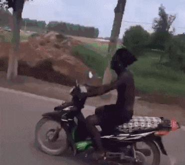 情侣间秀恩爱坐姿,秀恩爱的高难度姿势