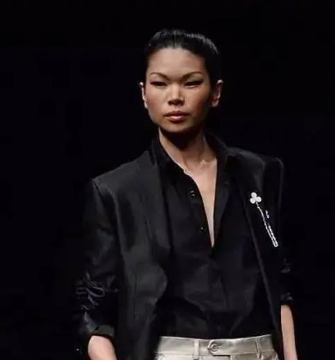 超模吕燕的丈夫和家人近况,超模吕燕全家