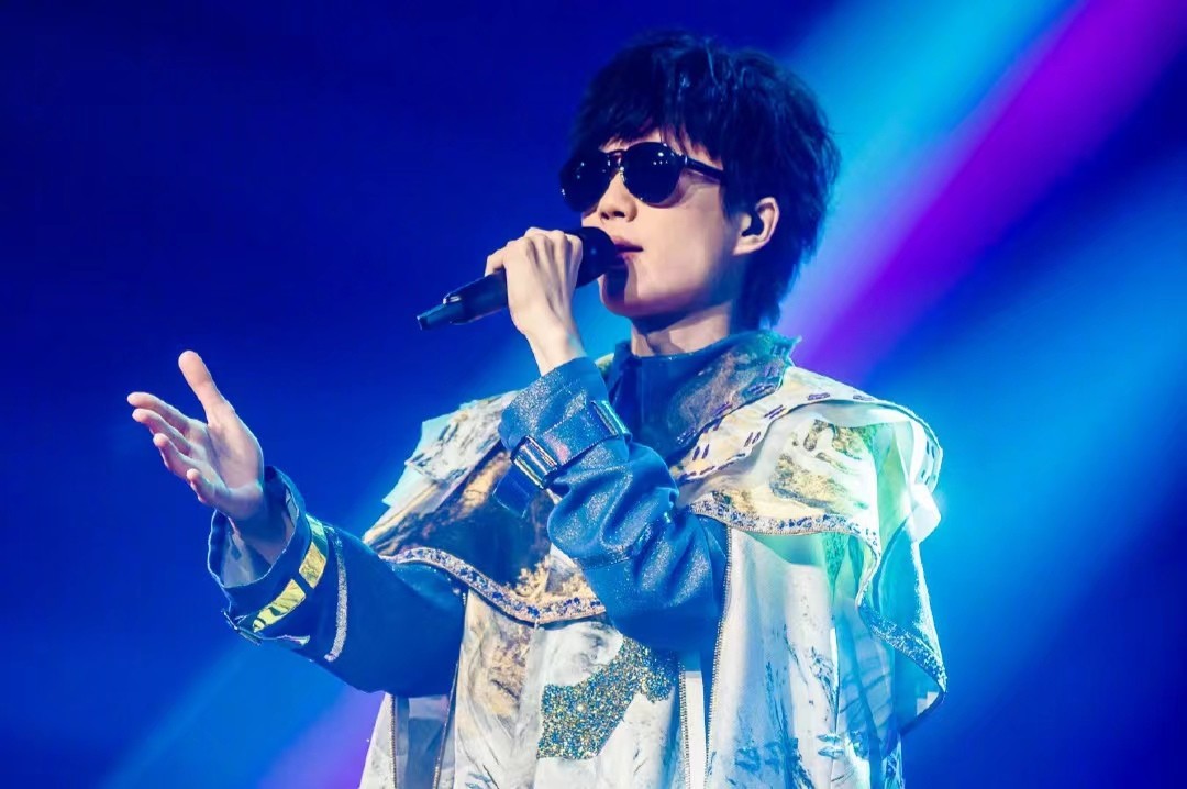 许嵩哪首歌里是命中注定,许嵩翻唱宿命