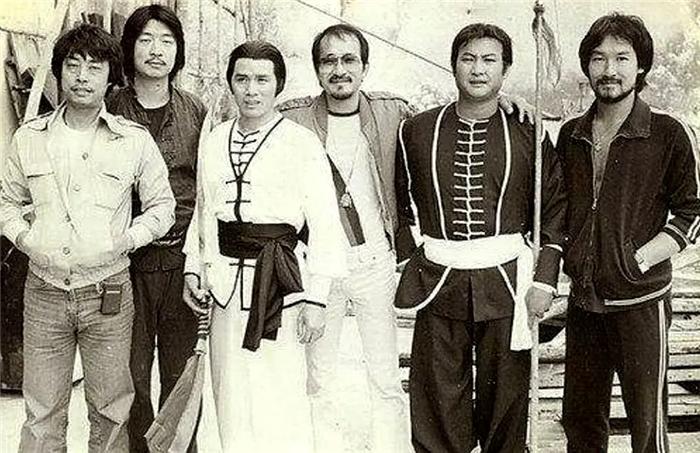 成龙洪金宝五福星撞鬼,成龙1985福星高照