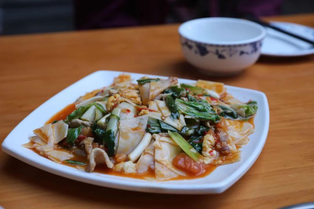 银杏谷泡温泉的地方,广东冬天赏银杏泡温泉