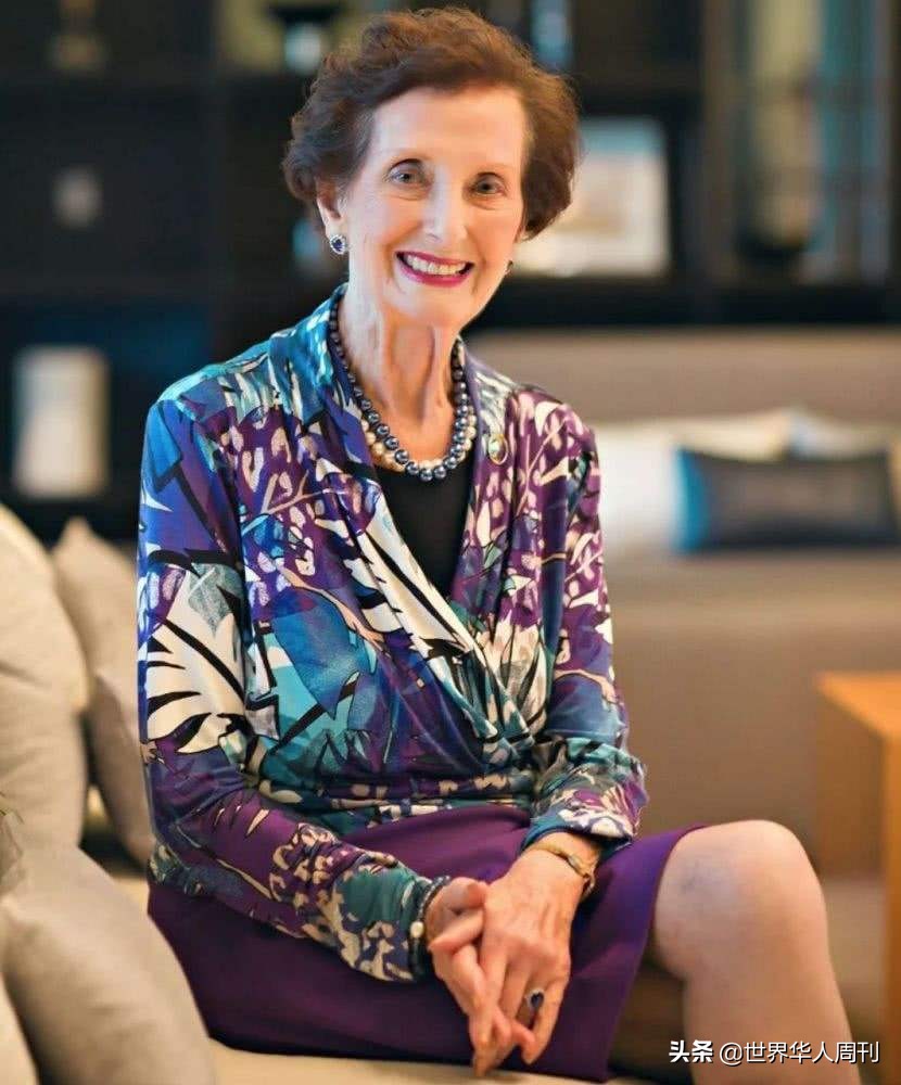 拒绝好莱坞男神，是赫本的闺蜜，培养27位世界冠军，94岁依旧优雅