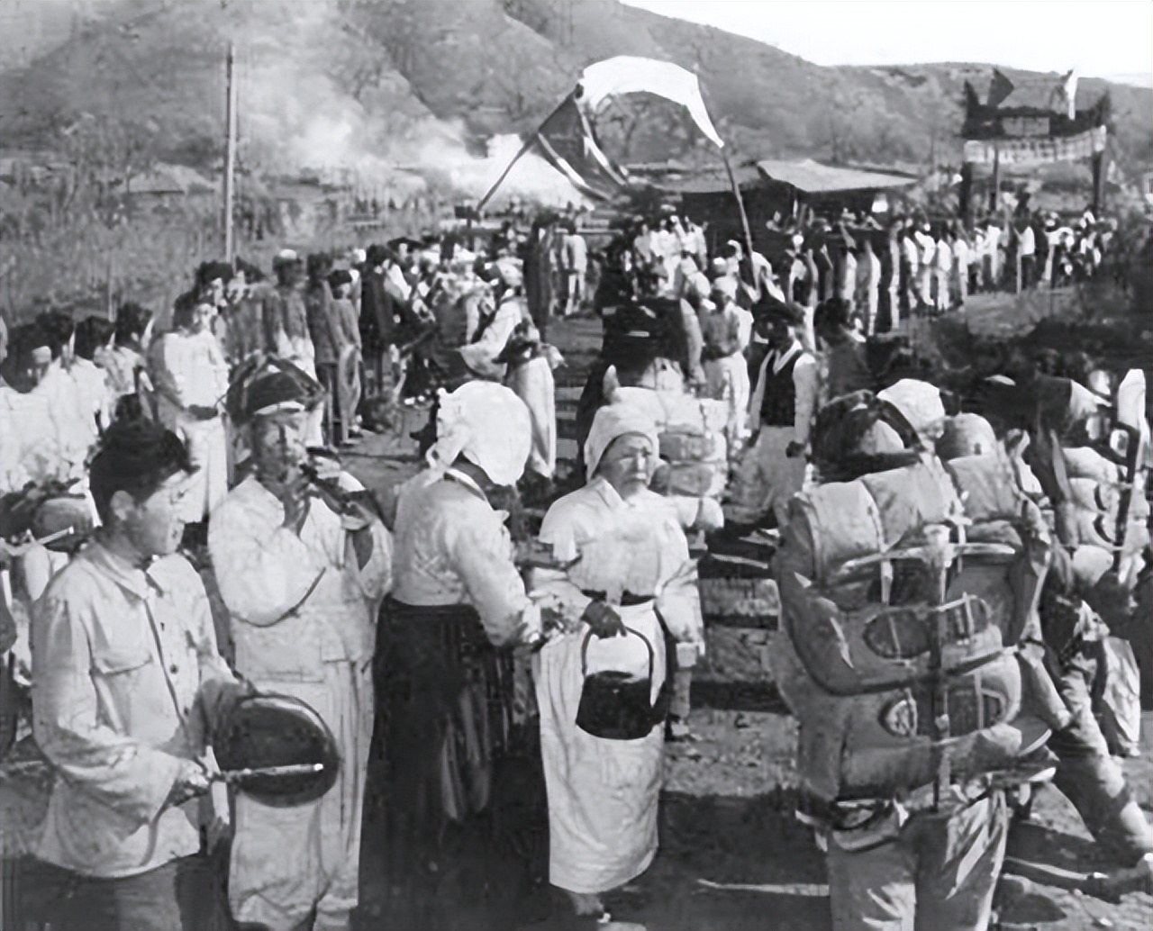 朝鲜惨败,后方只剩女人苦苦支撑,志愿军高层:犯作风错误者枪毙