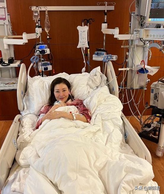 铜锣湾偶遇香港大佬刘銮雄,刘銮雄出门带几个保镖