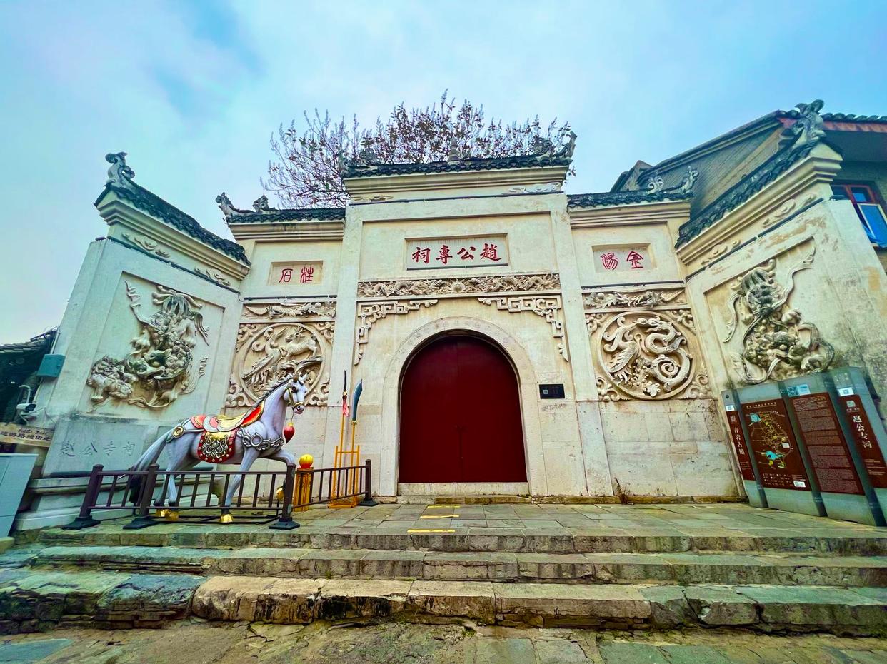 青岩古镇旅行攻略哪里实惠,青岩古镇旅行攻略哪里实惠点好