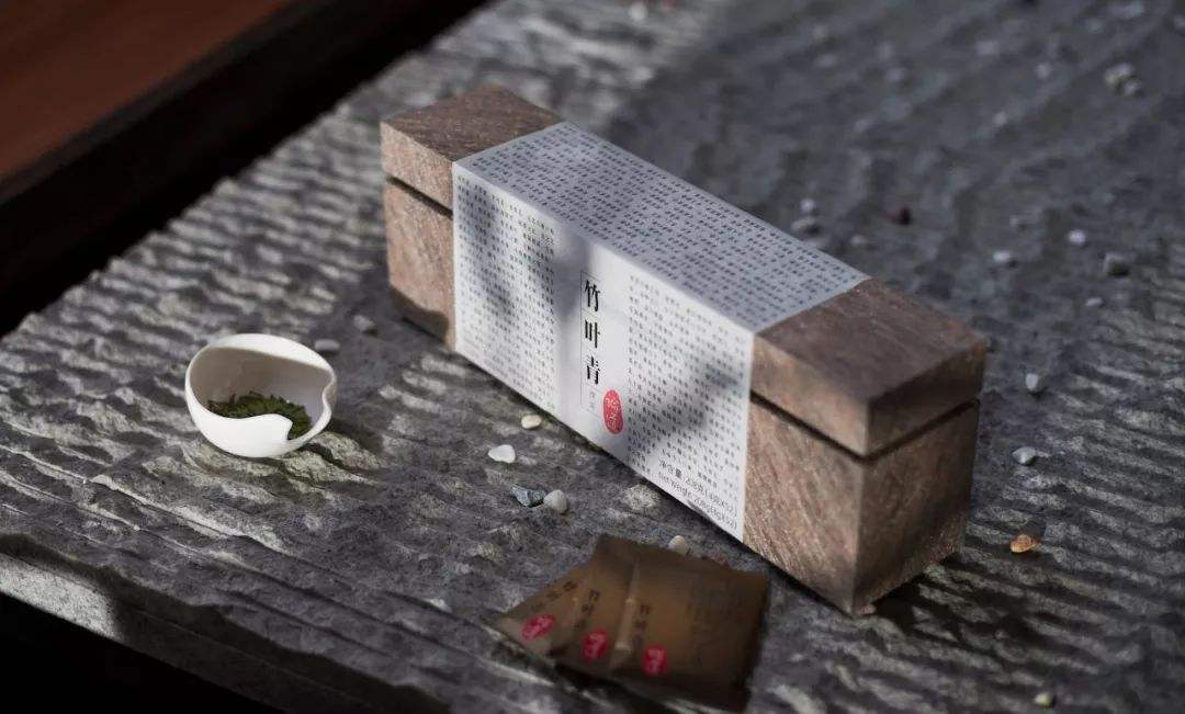 竹叶青和茅台,3000多元一瓶竹叶青酒