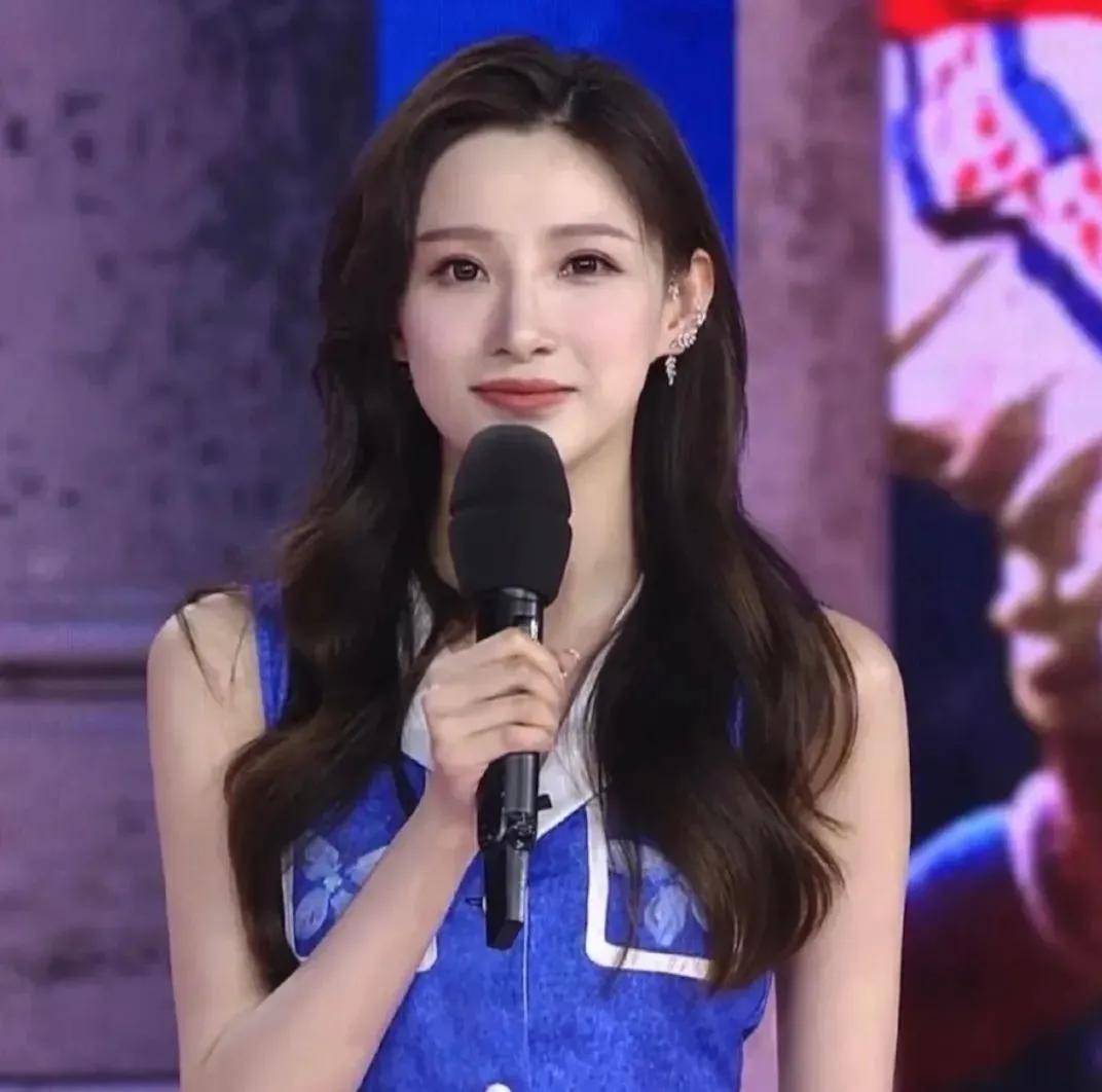 马凡舒首次主持春晚惊艳全网：让自己变好，是解决一切问题的关键