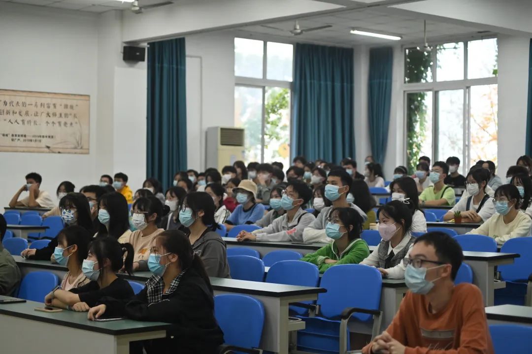 2022级锦城“萌新”的第一次晚点名来啦