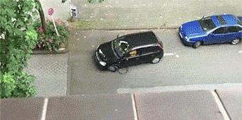 想问这姑娘衣服在哪买的,会不会挨揍?亮点