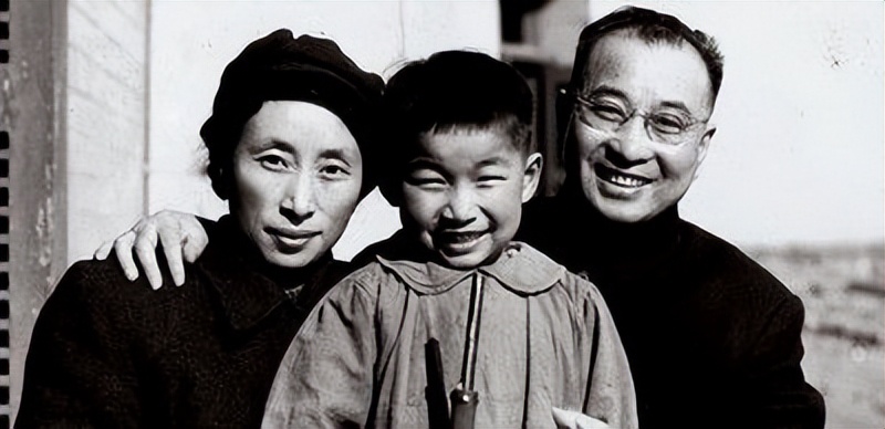 闄堣祿澶у皢瑙佸倕娑槸鍝泦,闄堣祿澶у皢鍌呮动鐢佃鐗囨