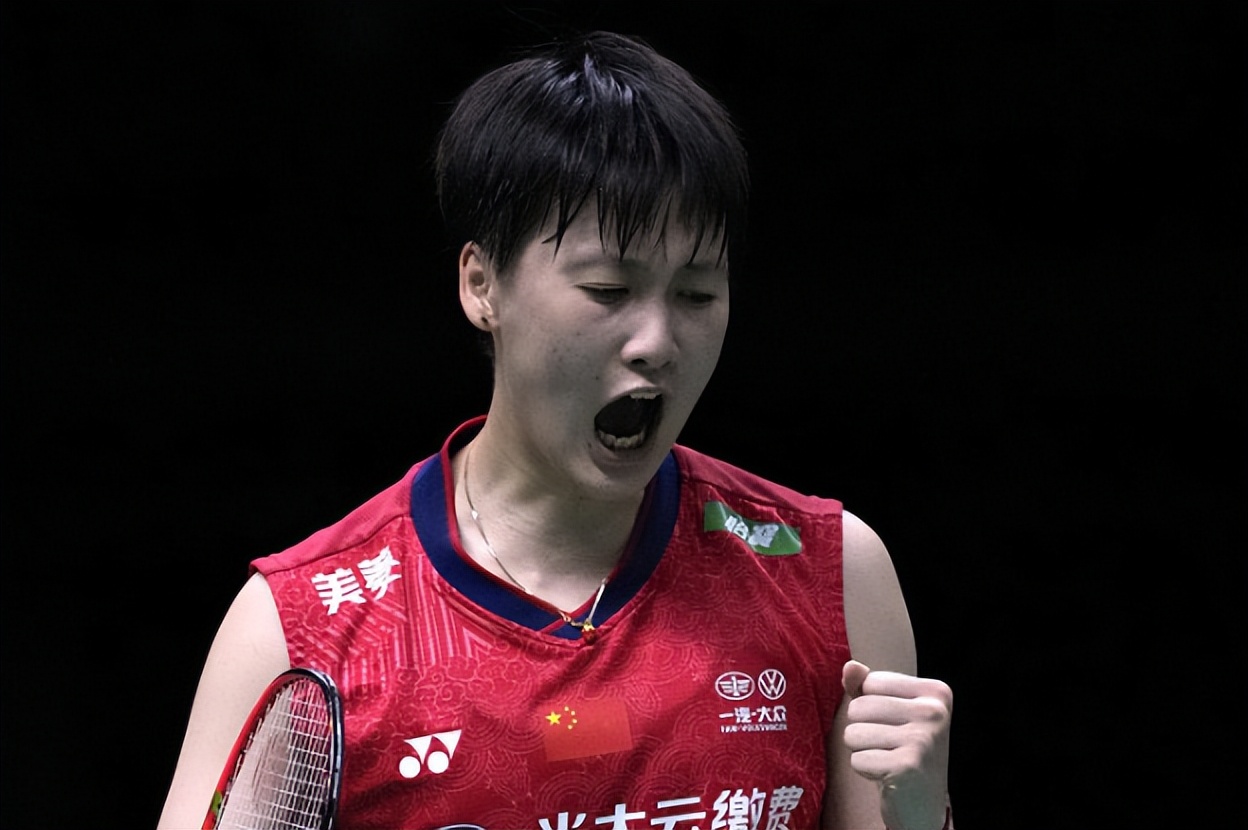 陈雨菲赛后谈伤势,陈雨菲比赛中脚崴到了很痛的视频