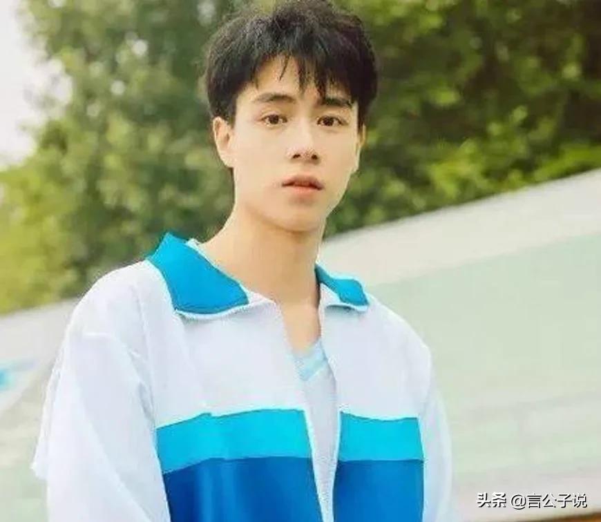 老戏骨大长脸男星,娱乐圈大长脸男星