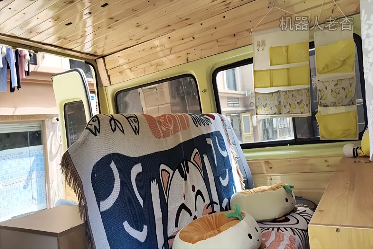 福特新全顺短轴低顶床车自驾游,福特经典全顺改装露营车