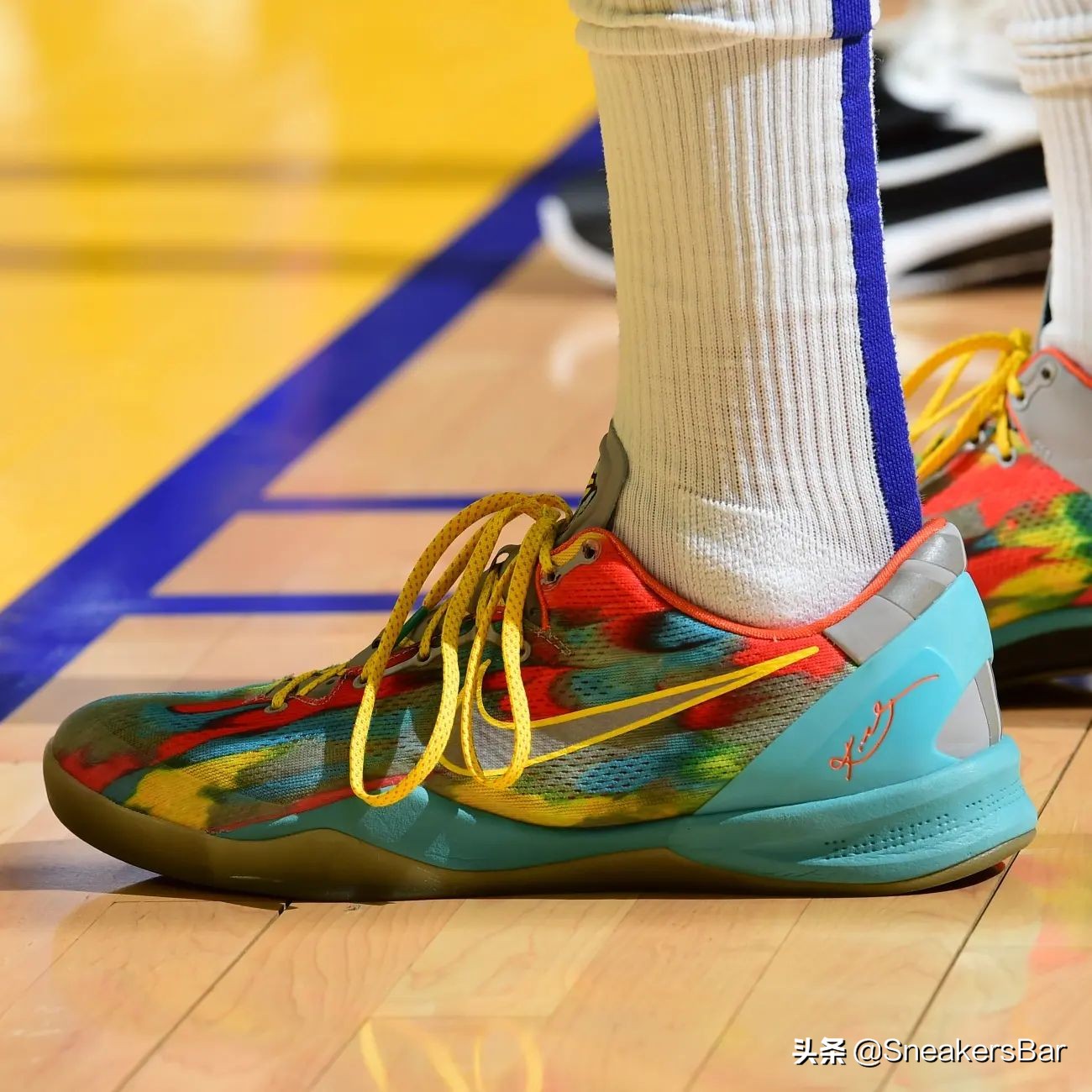 今日nba球星上脚球鞋一览2019,nba球星球鞋每日上脚詹姆斯