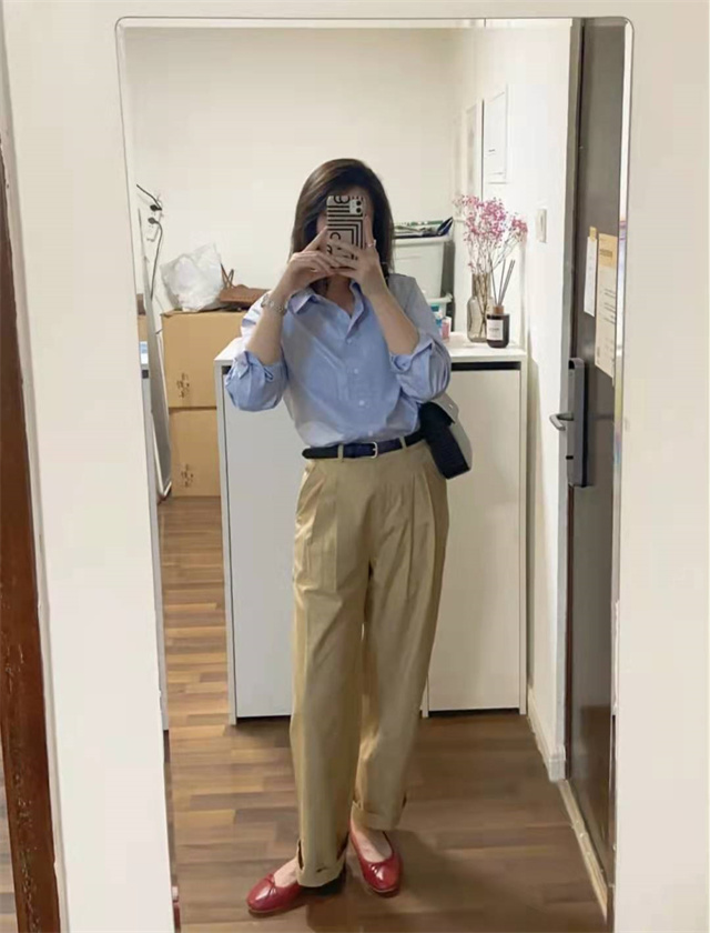 卡其色裤子搭配什么上衣比较高级,卡其色裤子搭配什么上衣长款