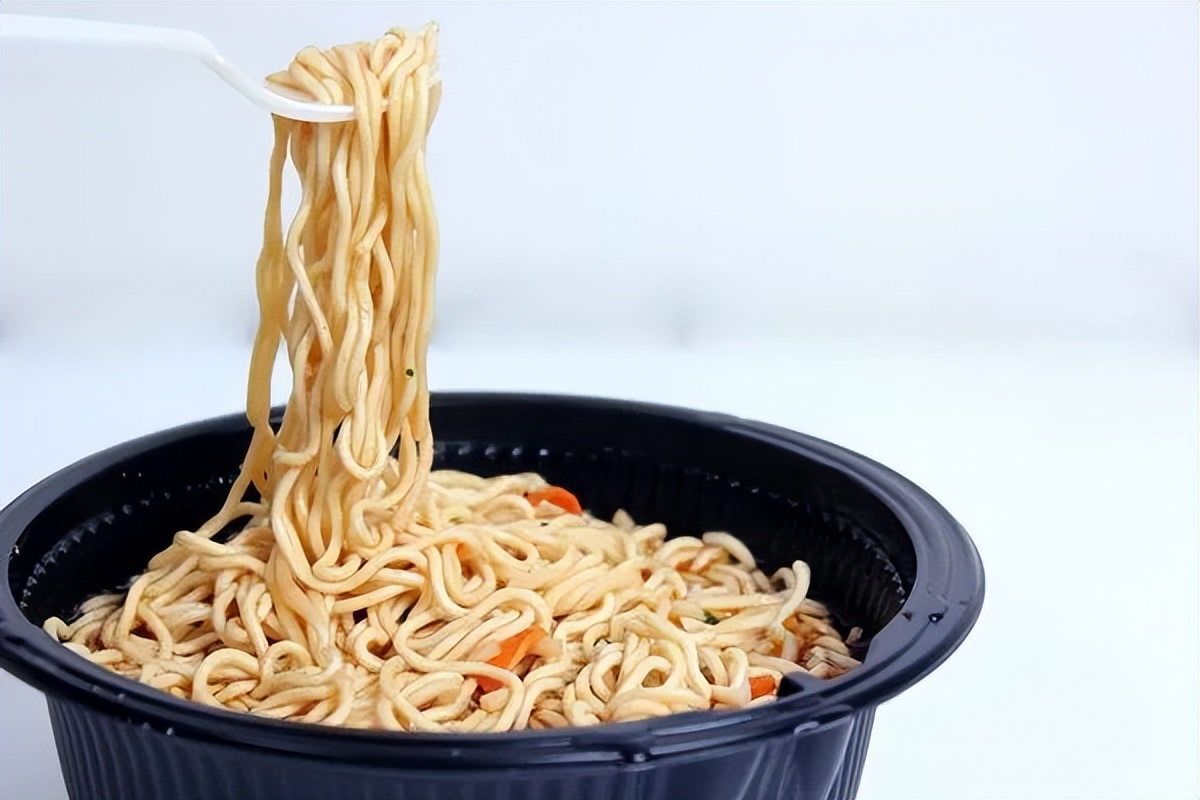 现剥蚕豆,脚踩酸菜视频被证实了吗