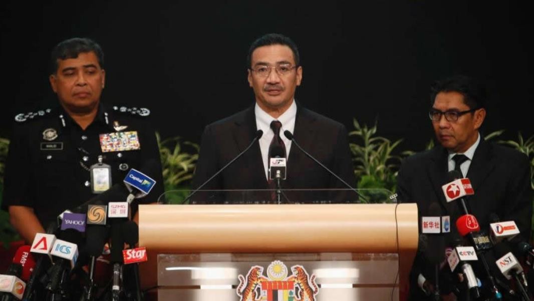 马航mh370失联后机长能不能落地,马航370失联的机长