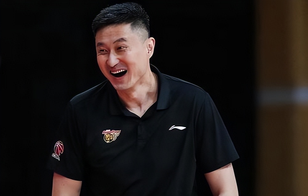 广东男篮今天比赛队员名单,2021广东男篮12人名单