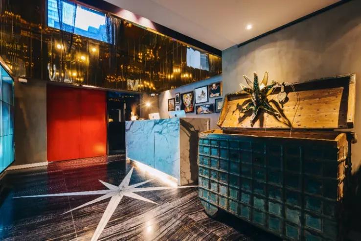 魔都“戏精”酒店，睡进莎士比亚的笔下看沉浸式神剧SleepNoMore