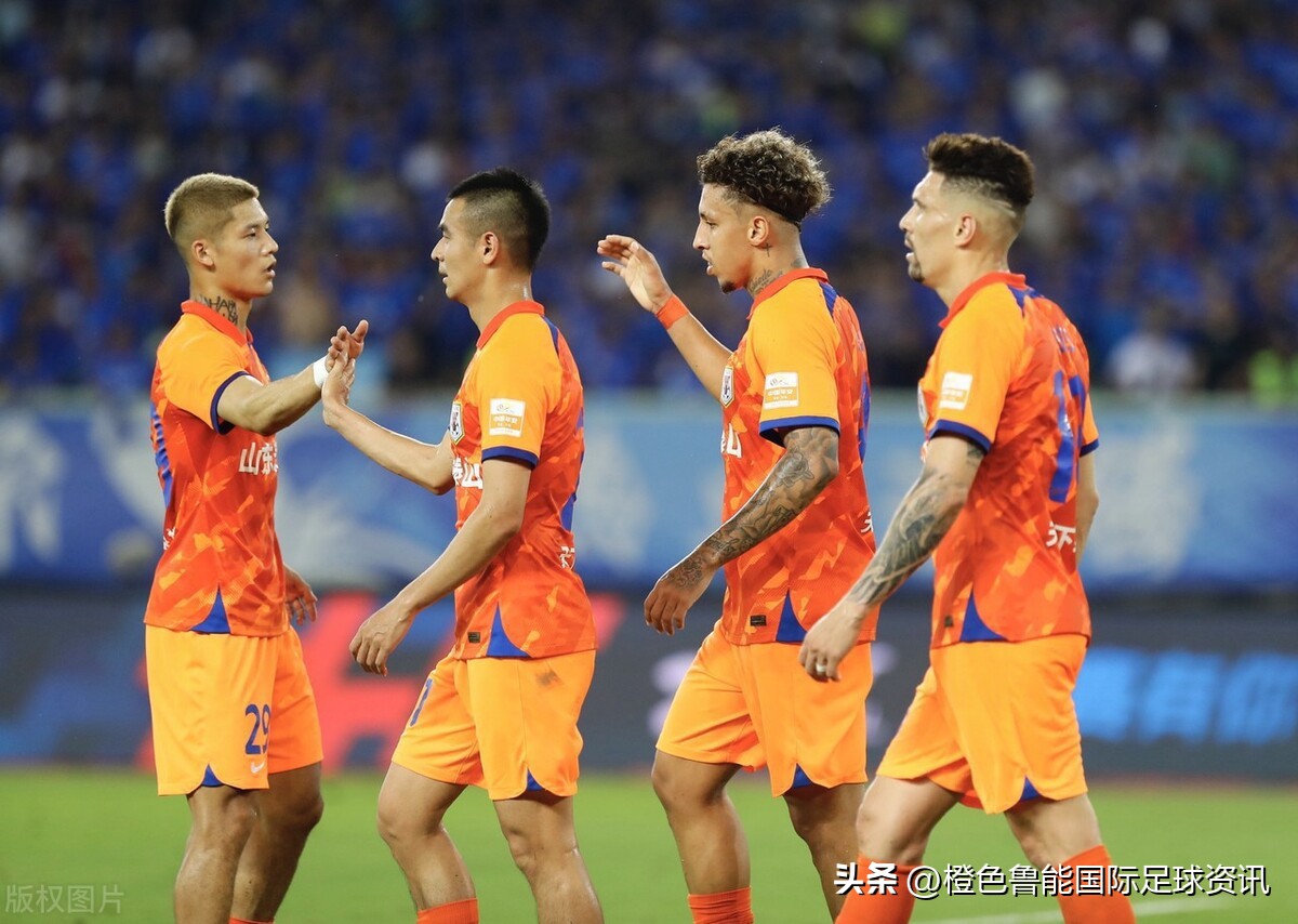 吴兴涵跟随山东泰山一线队训练,泰山对三镇