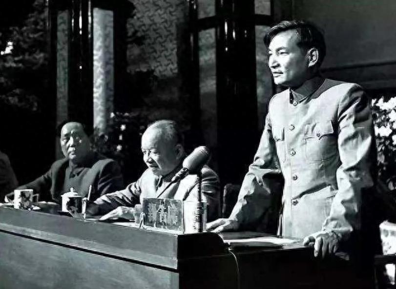 王谦会见*云陈**，全程一句话未说，陈递去纸条：3分钟谈话时间已到