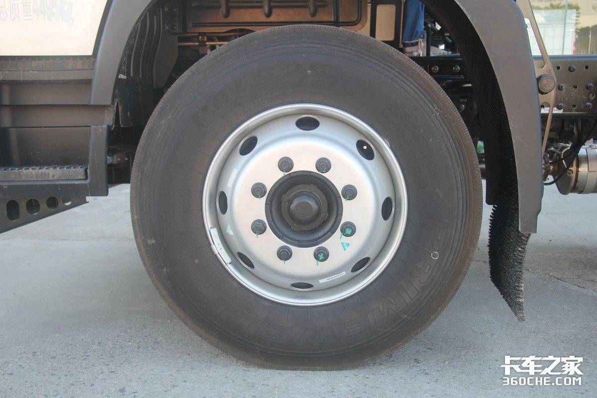 重载版5米8六缸中卡载货车,6.8米载货车公认油耗最低的4款车