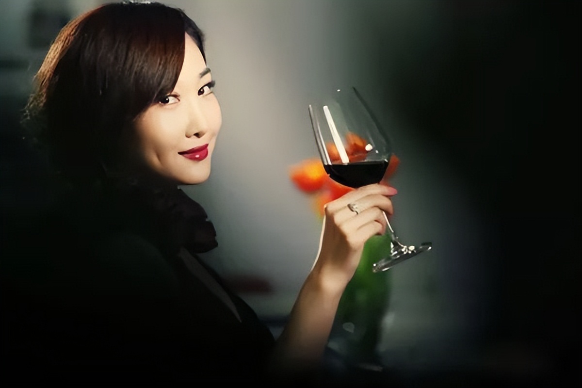 白酒假酒揭秘,低端假酒大揭秘