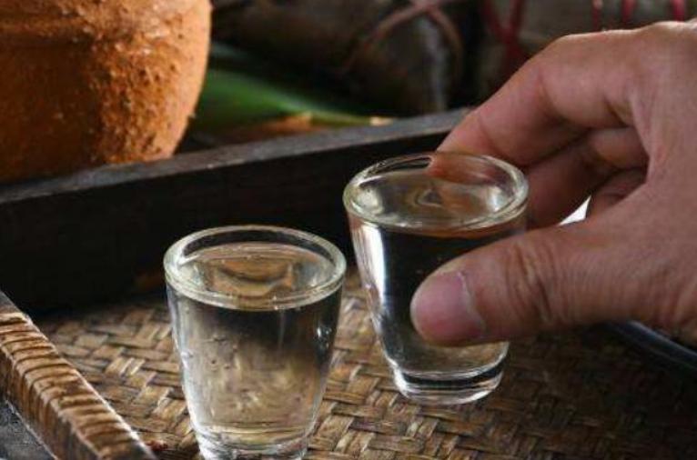 为什么酒席都是用洋河酒,江苏人请客流行什么酒