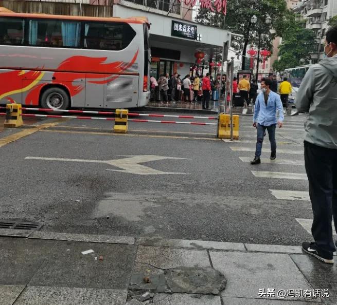 东莞工厂拒绝有纹身员工,女孩进电子厂面试查纹身