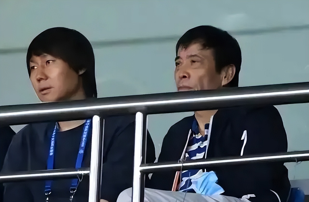 李铁爆出哪些人打假球,李铁新闻发布会怼领队