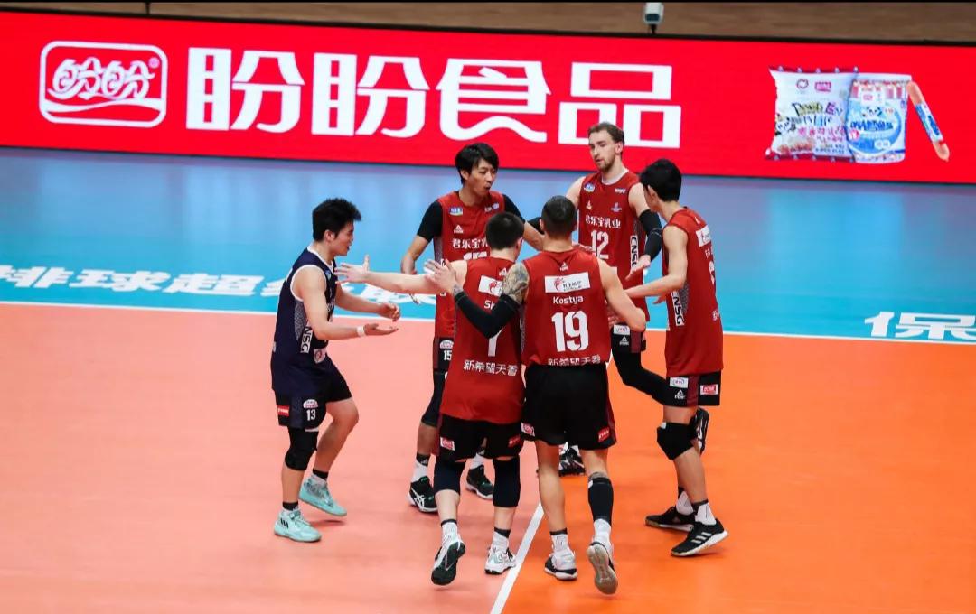 “小国家队”力克夺冠大热门，疫情成为决定比赛走向的不对等因素