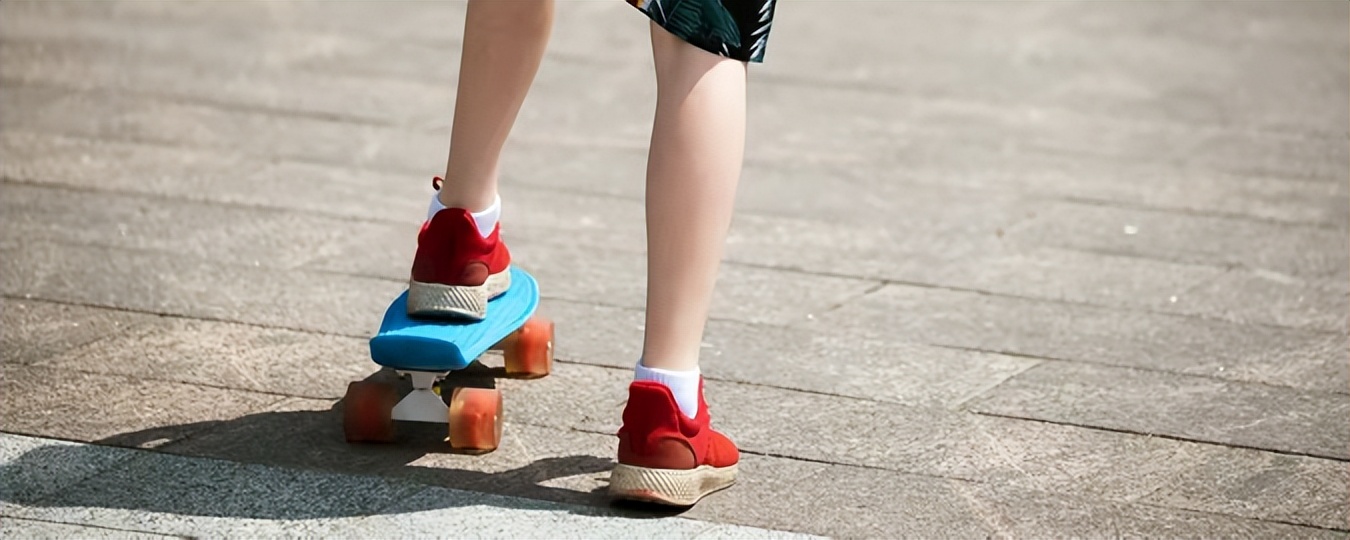 毒童鞋的危害视频,毒童鞋的危害